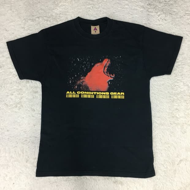나이키 ACG 그래픽 반팔티 HH05