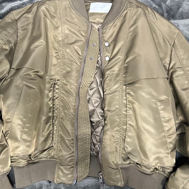 미나브 브라운 항공점퍼