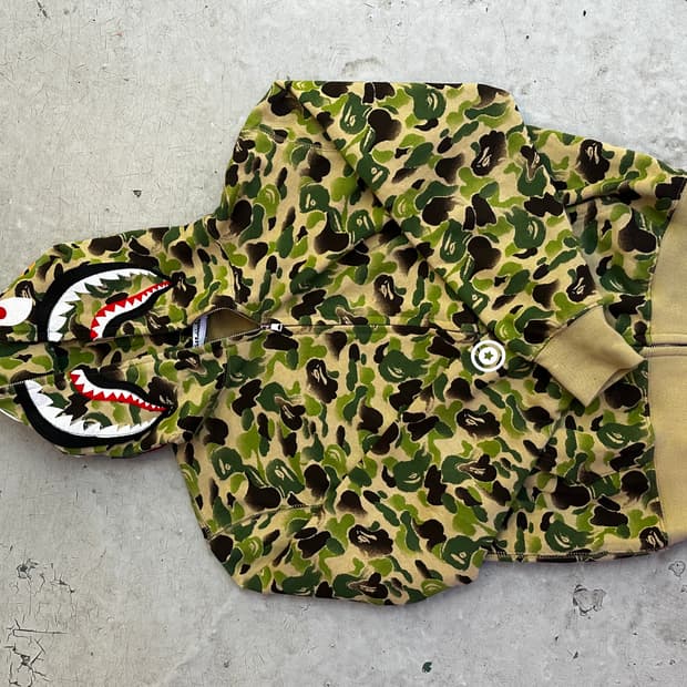 베이프 샤크 후드 카키 M