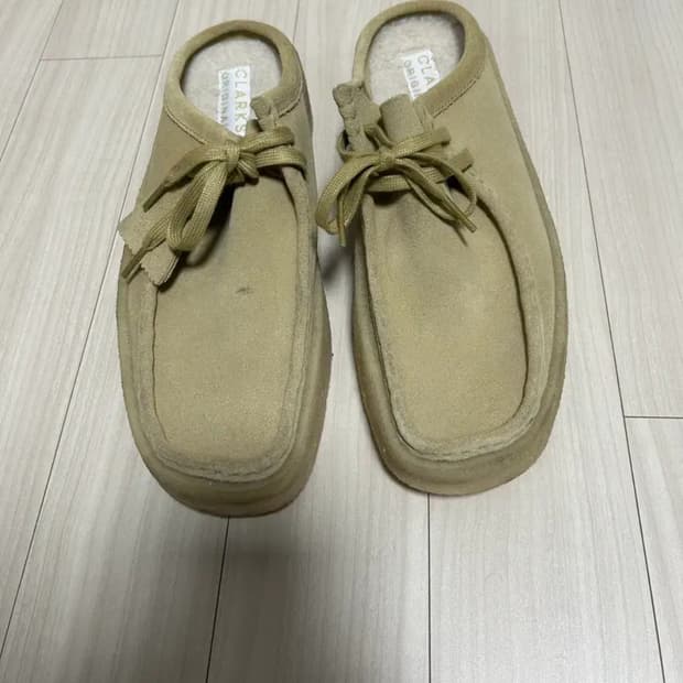 클락스 왈라비 메이플 스웨이드 슬립