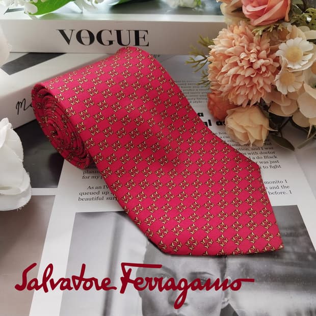 살바토레 페라가모 실크 나비 모티브 넥타이 9.9cm A+등급 K2298