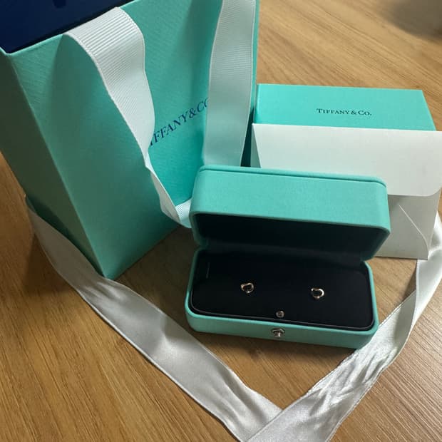 100%새상품) 티파니 엘사 퍼레티 하트 귀걸이 풀박