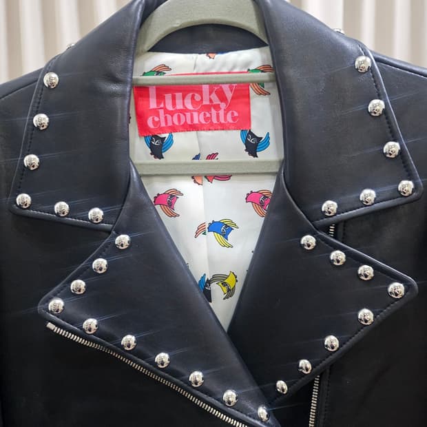 럭키슈에뜨 천연양가죽 스터드 바이커 자켓