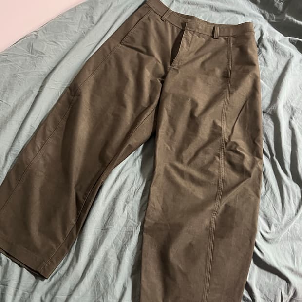 유니클로 저지배럴팬츠 카키