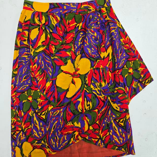 입생로랑 화려한 플라워 패턴 스커트