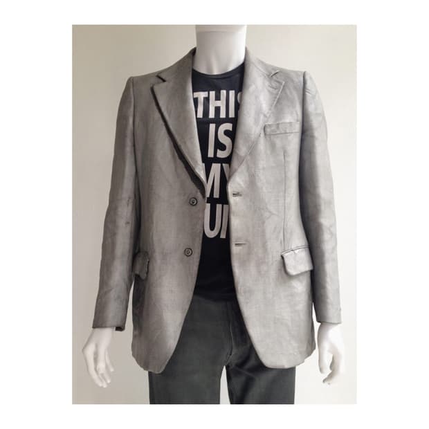 마틴 마르지엘라 "THIS IS MY SUIT"