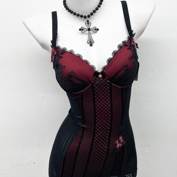고딕 레드 레이스 코르셋