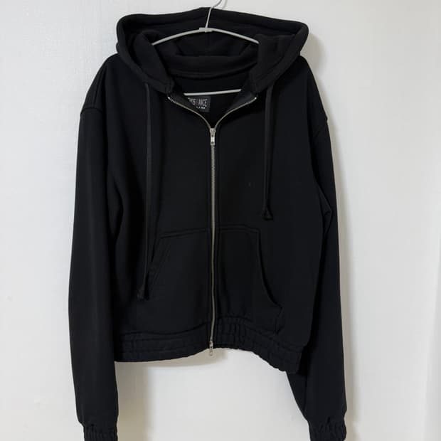 에모스탠스 클럽 후드집업