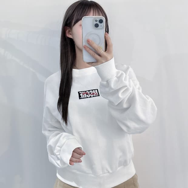 미스치프 비이커 화이트 맨투맨