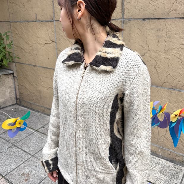 TR3NTO 퍼 디테일 니트 집업