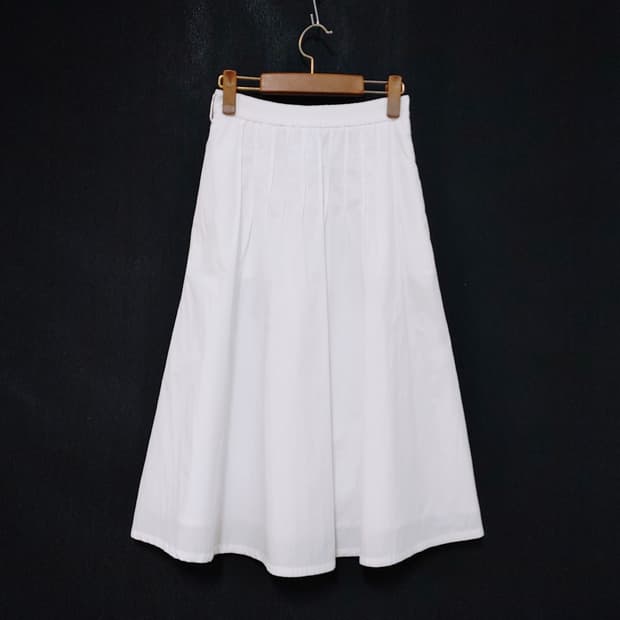 HAZZYS 헤지스 면폴리혼용 A형 주름치마