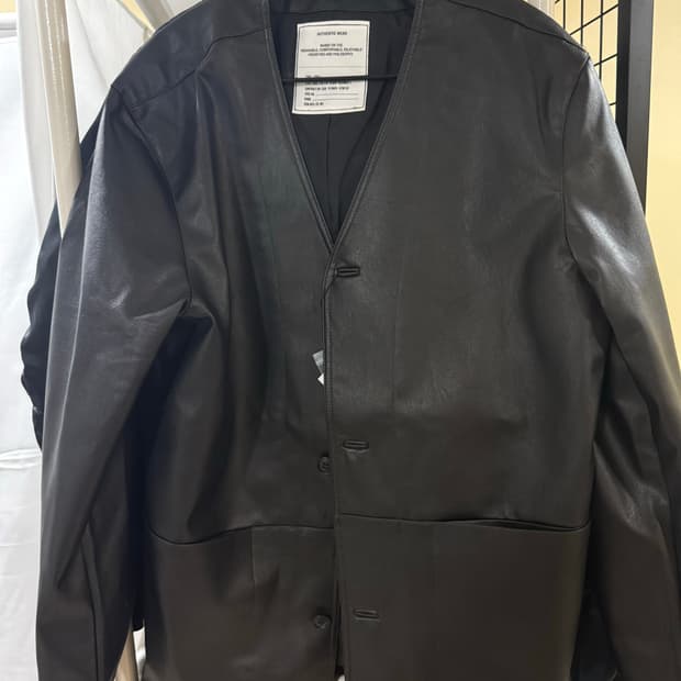 비슬로우 COLLARLESS JACKET LEATHER