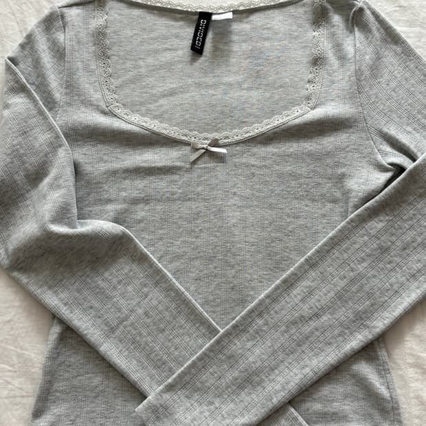 H&M 레이스 포인텔 탑 멜란지그레이