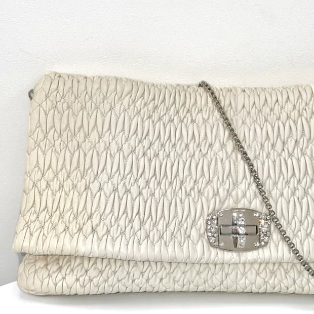 미우미우 마테라쎄 크리스탈 턴락 클러치 빅 크로스백