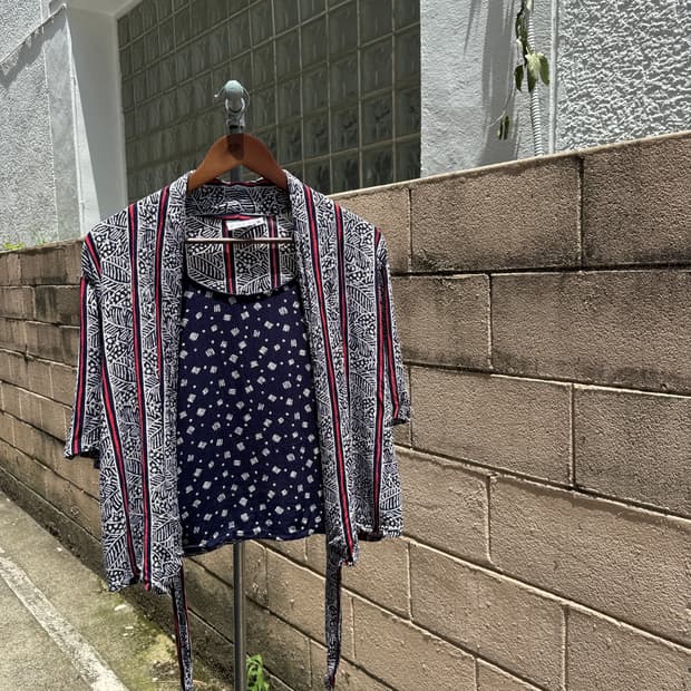 VINTAGE NAVY BOTANICAL PRINT BLOUSE