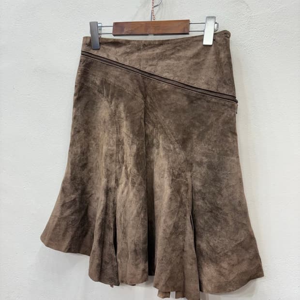 돈피 언발스커트 