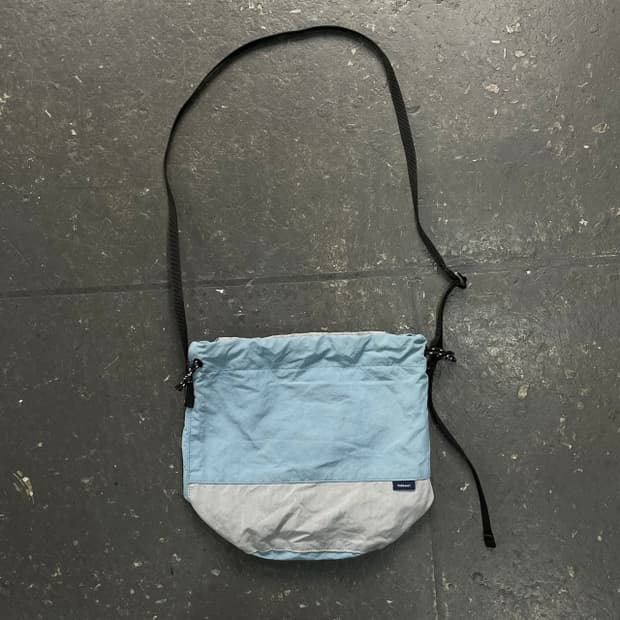 코오롱 하이드아웃 크로스백