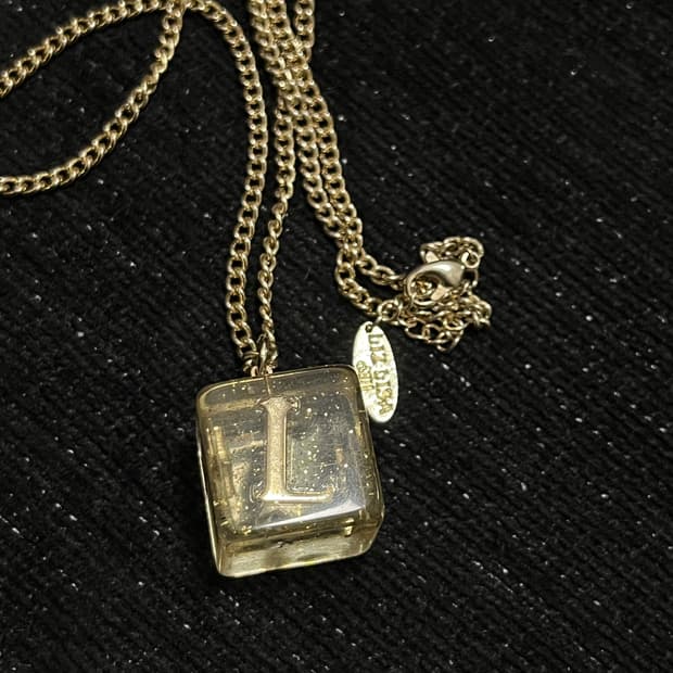 LIZ LISA doll 레진 큐브 목걸이