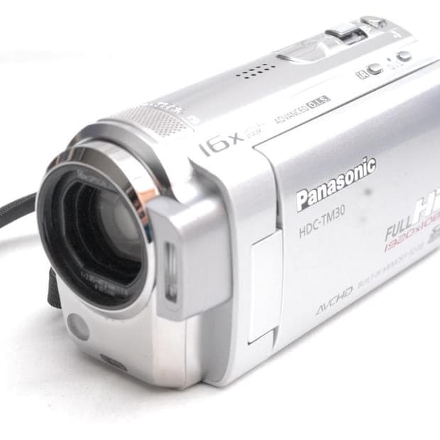 파나소닉 풀HD 캠코더 HDC-TM30 (배터리 2개 포함 풀구성)