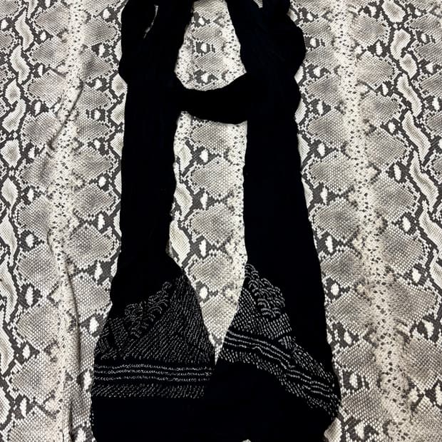 “Vintage” Black Scarf