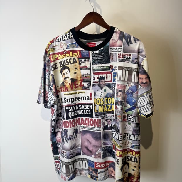 슈프림 헤드라인 프린트 티셔츠 
