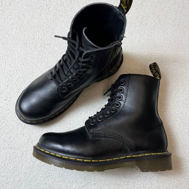 닥터마틴 1460 8홀 사이드지퍼 워커 A1839