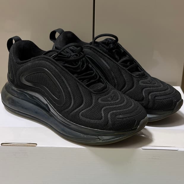 나이키 720 트리플블랙 230mm