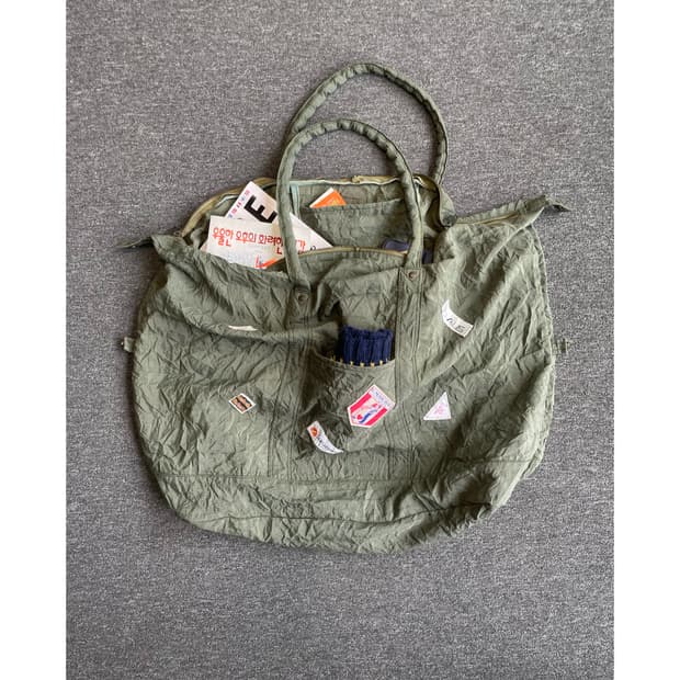 Wrinkle vintage patch tote bag