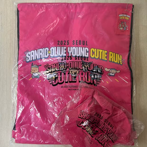 산리오런 2025 모자, 짐색