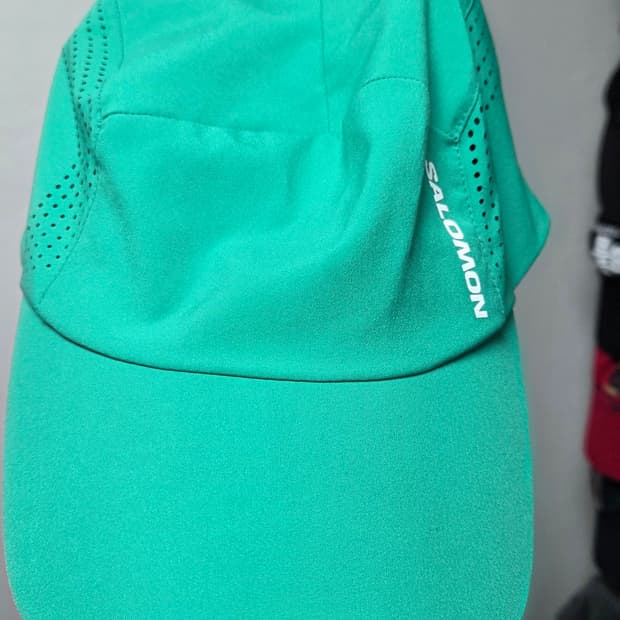 살로몬 러닝캡 민트색상입니다
- OSFA 사이즈
