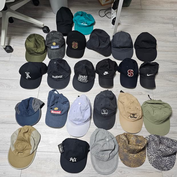 모자 25개 일괄 에센스룸 도넛리벤지 뉴에라 등등