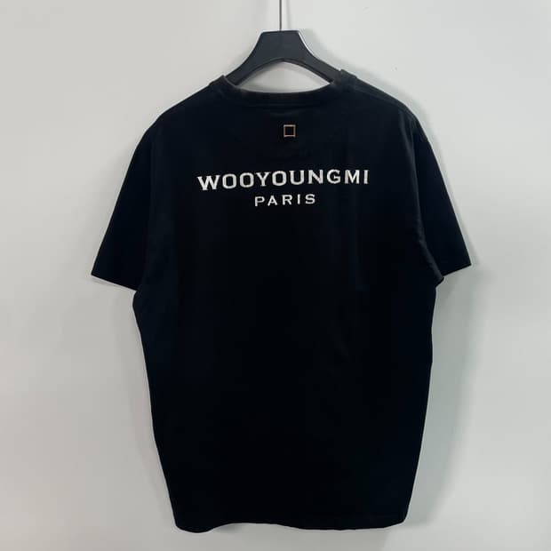 우영미 빅로고 블랙 반팔티 (on.1876)