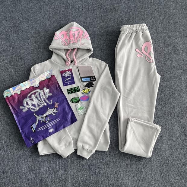 시나월드 후드티