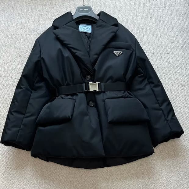 프라다 블랙 벨티드 코트 55-66