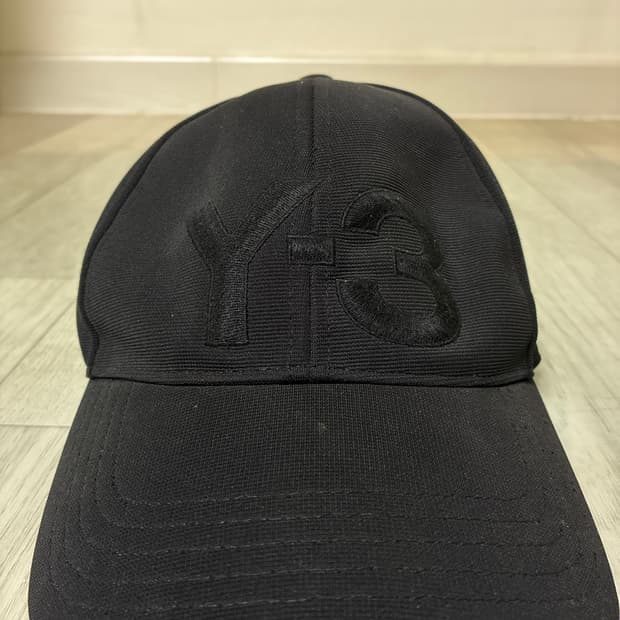 Y-3 검정 볼캡