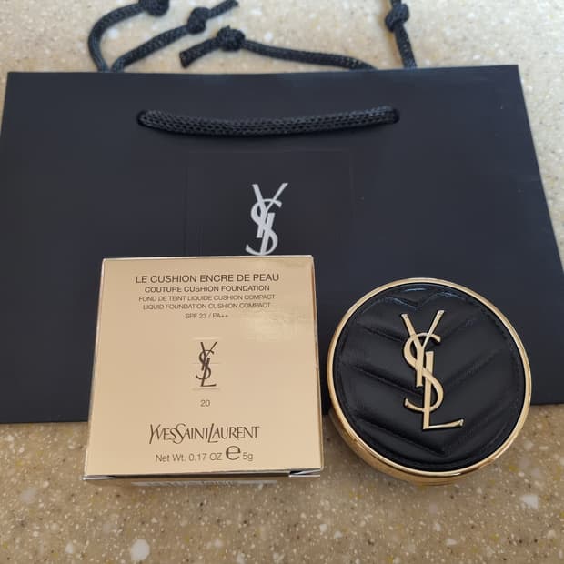 미개봉 새상품 미니 입생로랑 쿠션 20호 엉크르드뽀 