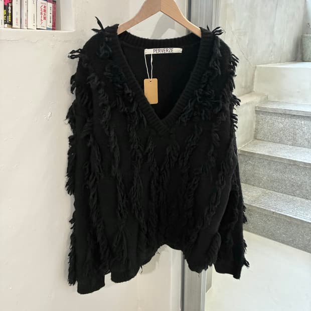 퍼버즈 프린지 니트