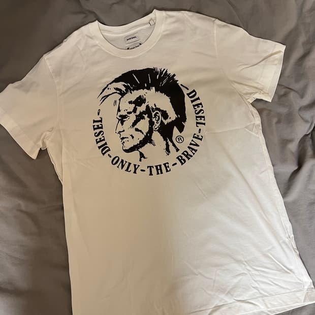 디젤 화이트 반팔티 L 새제품