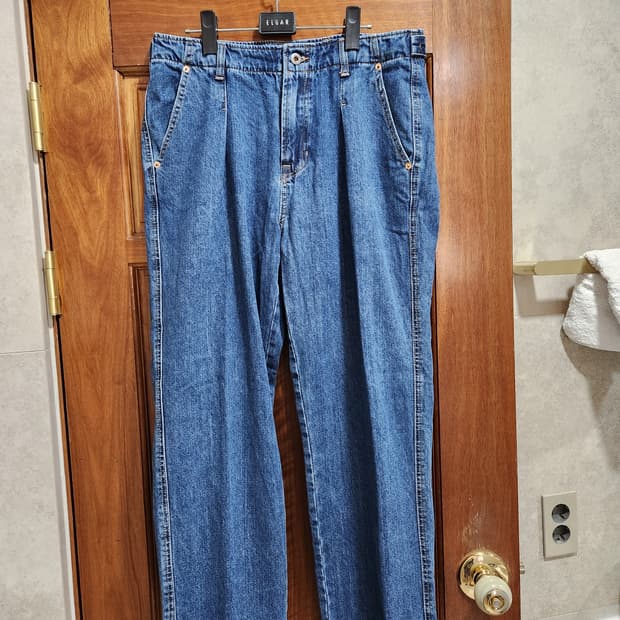 맥우드건 원턱릴렉스핏 데님