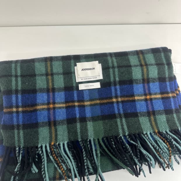 아더에러 레빈트 플레이드 머플러 (새제품급)