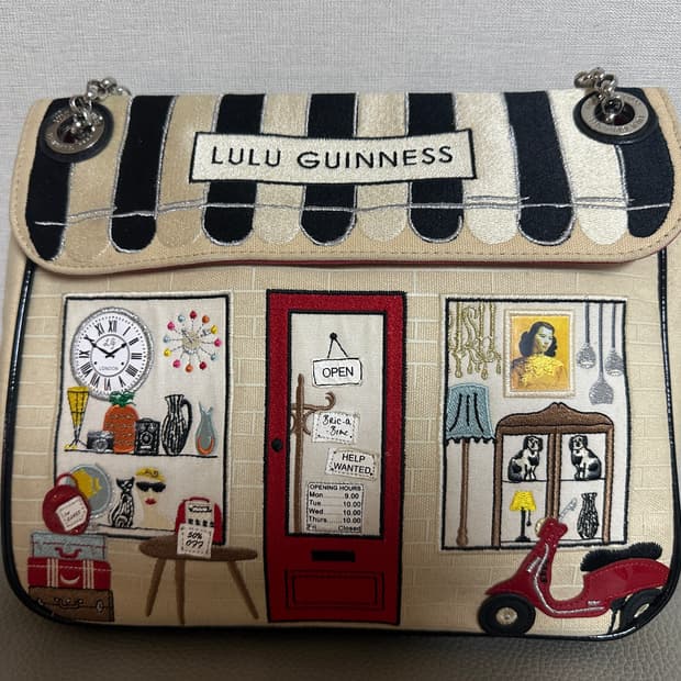 영국 루루기네스(Lulu Guinness) 체인 숄더백 아이보리