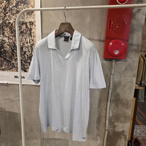 휴고보스 오픈칼라넥 티셔츠 