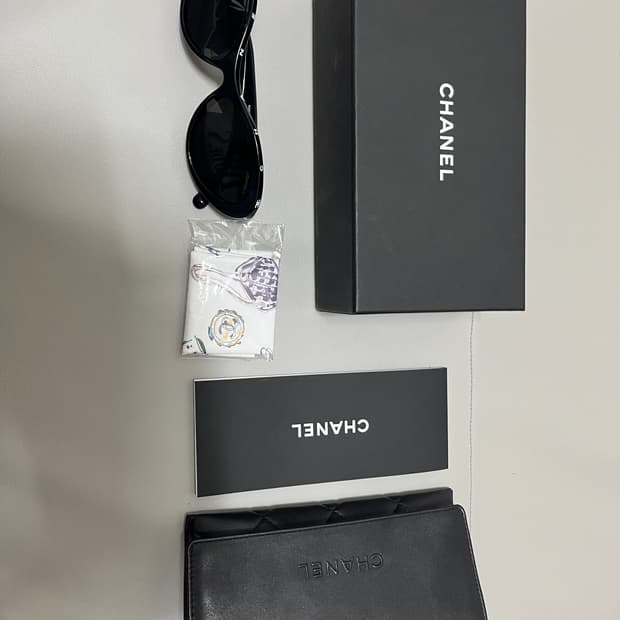 샤넬 블랙 플랫 오벌 선글라스