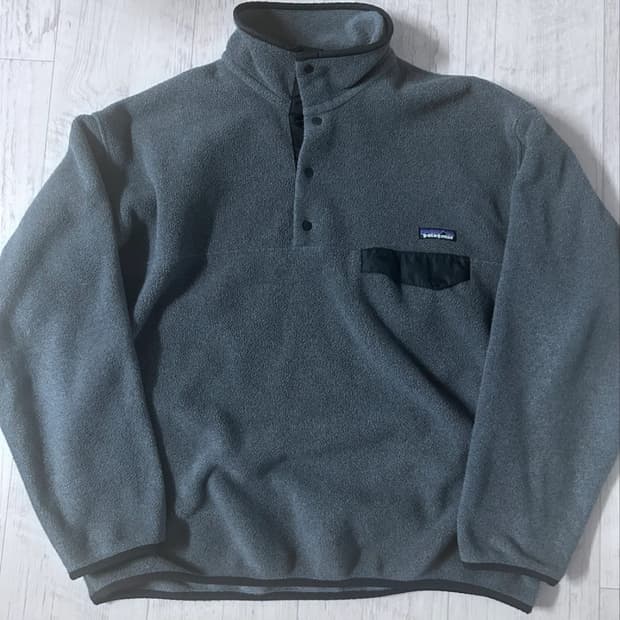 파타고니아 신칠라 플리스 풀오버 차콜 블랙 L