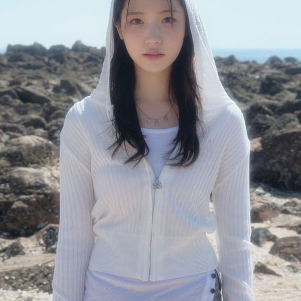 애즈온 나디아 써머 니트 집업 화이트