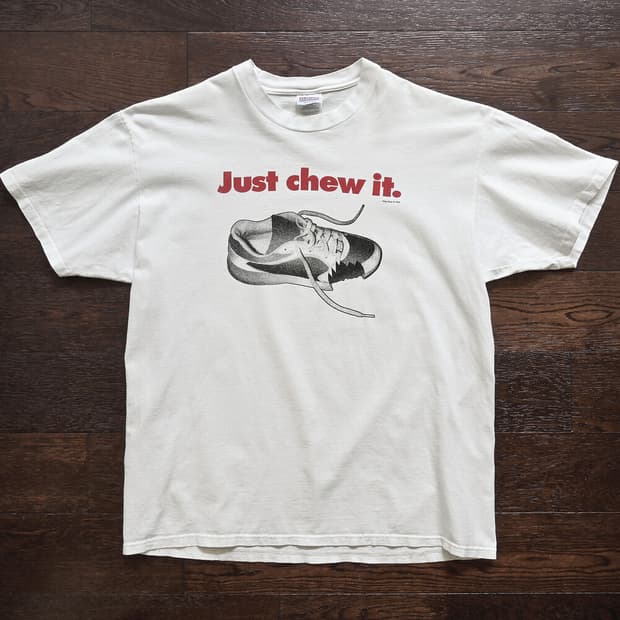 90s Just chew it ๋์ดํค ํจ๋ฌ๋ ๋นํฐ์ง ํฐ์
์ธ