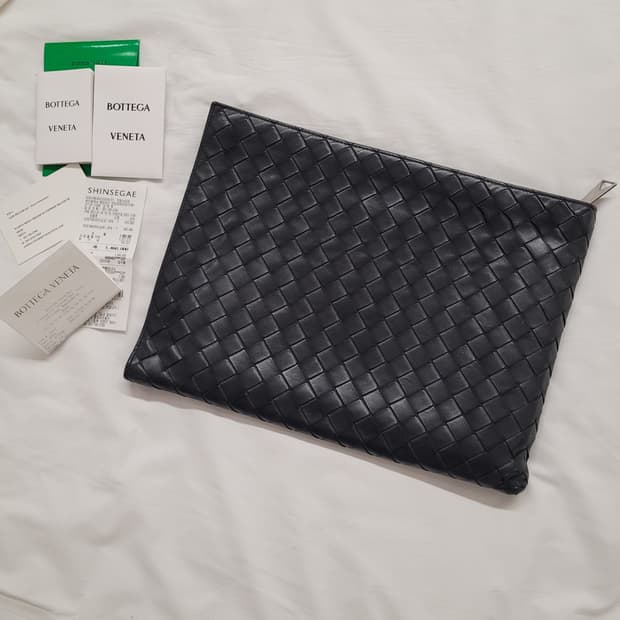 보테가베네타 인트레치아토 하프 지퍼 투톤 클러치