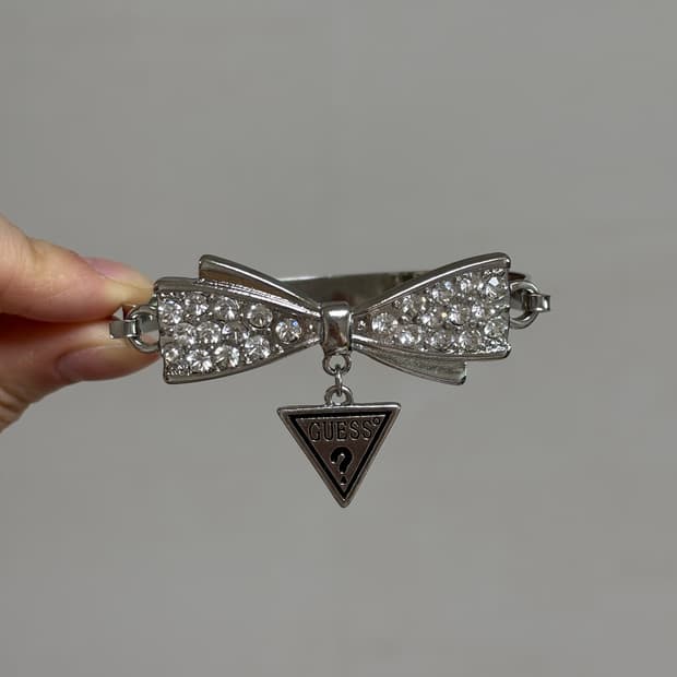 GUESS 게스 빈티지 갸루 뱅글 실버 리본 참