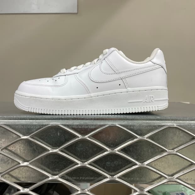 나이키 에어포스1 트리플 화이트 235 (gr-4373)