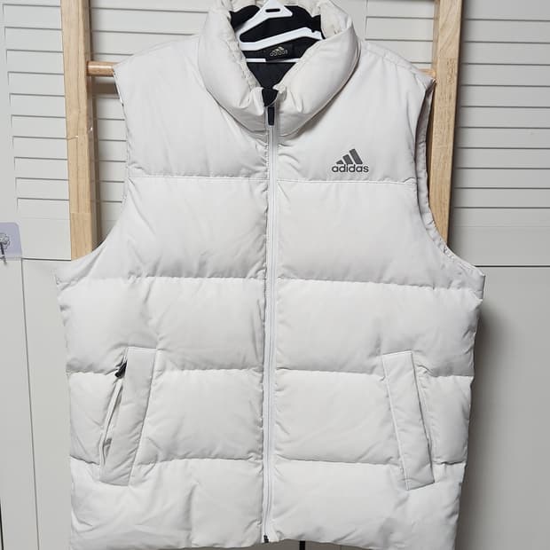 아디다스 화이트 스티치 로고 베스트 조끼 패딩 자켓